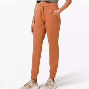 READY TO RULU JOGGER/ size 4